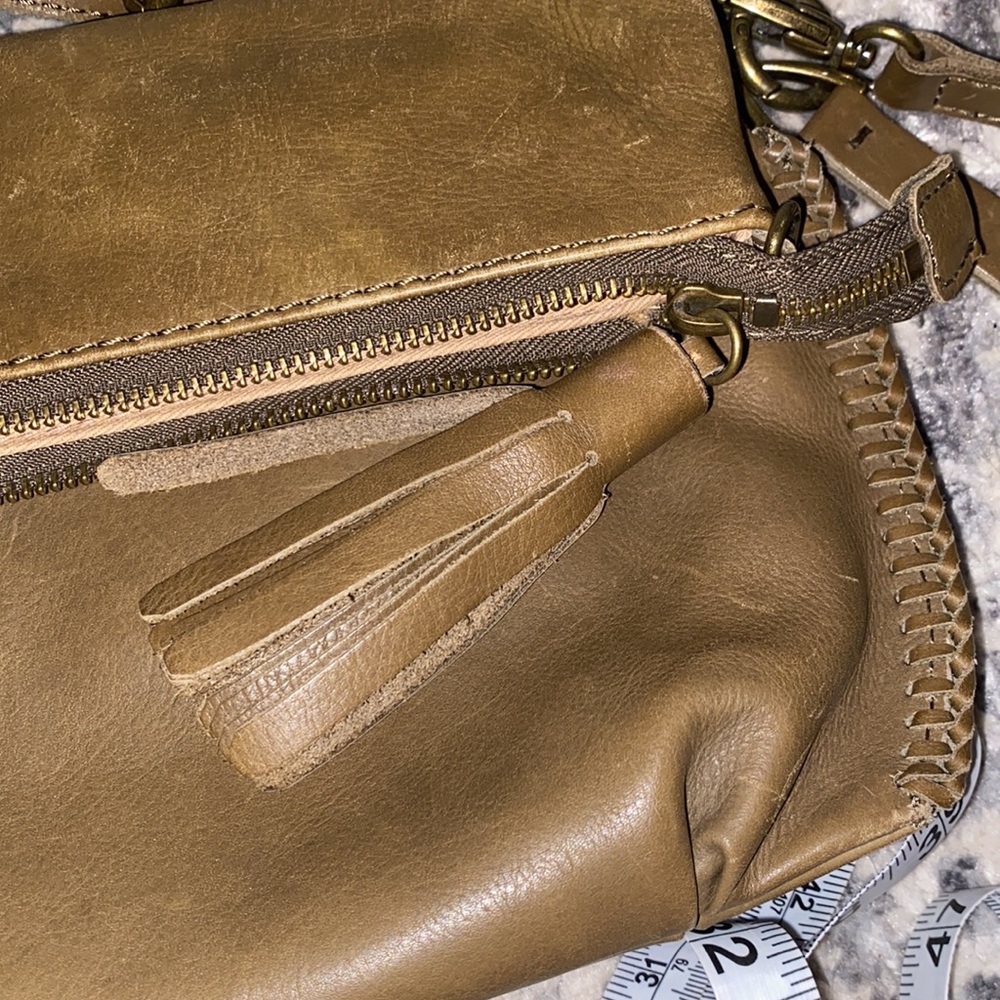 Lucky Brand leather crossbody fold over flap bag and tassel - Picture 6 of 14